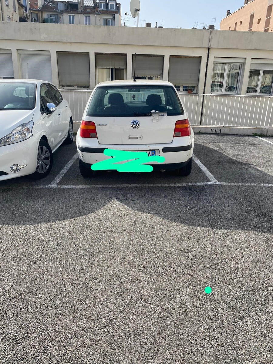 Parking extérieur - NICE