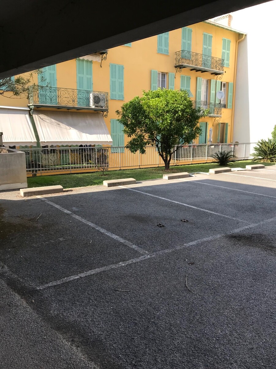 Parking extrieur - Nice