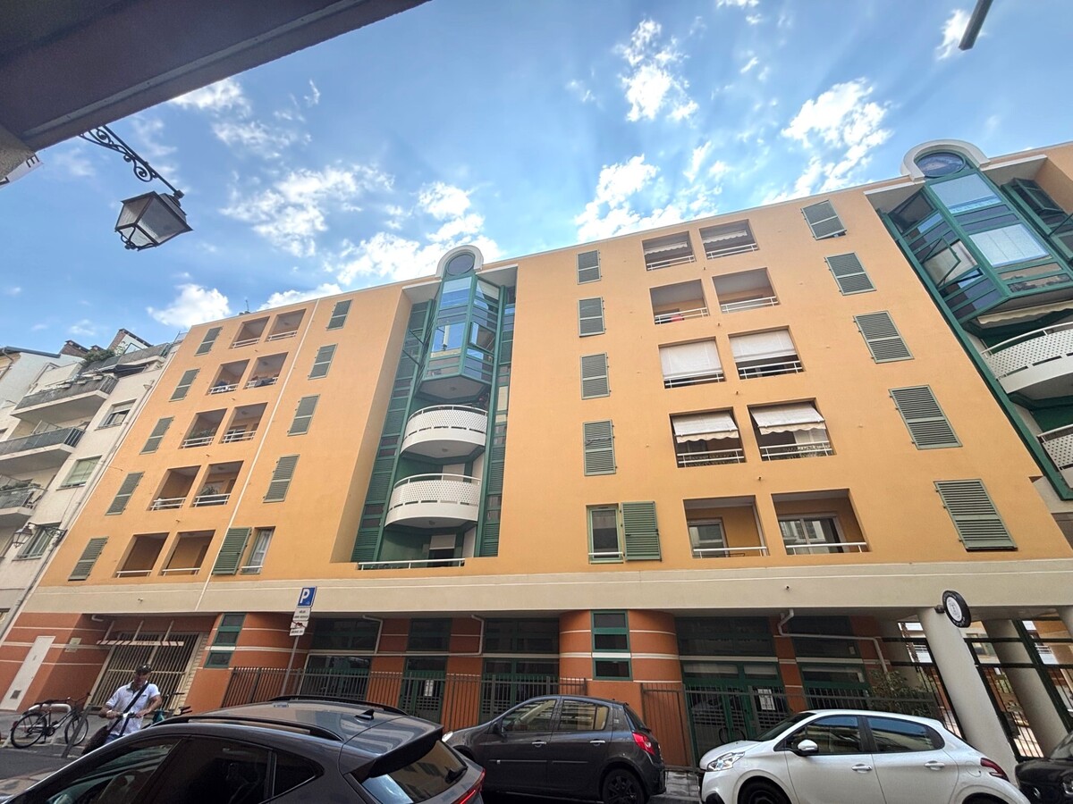 Parking extrieur - NICE