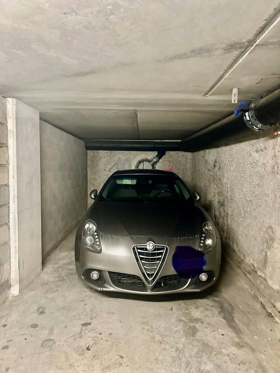 Location Parking int�rieur NICE